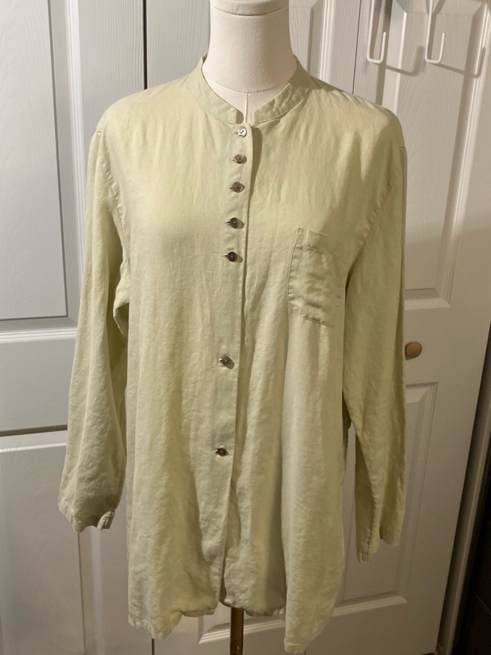 J Jill Light Lime Linen Button-Up Shirt